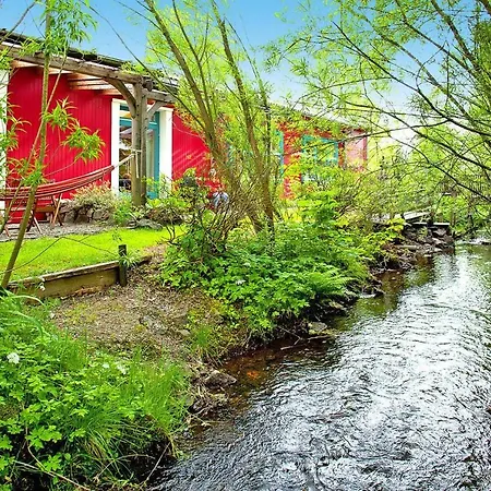 Cottage, Σπίτι διακοπών *