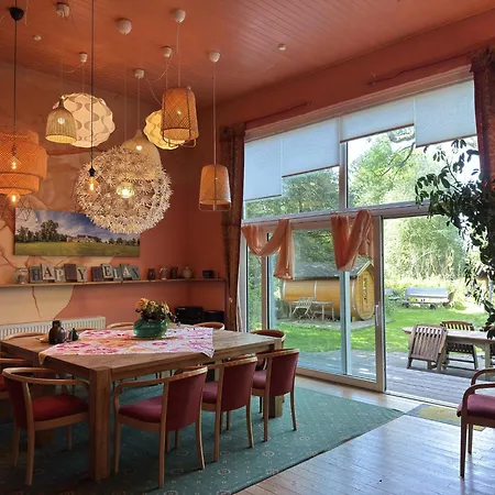 Gruppenhaus In *